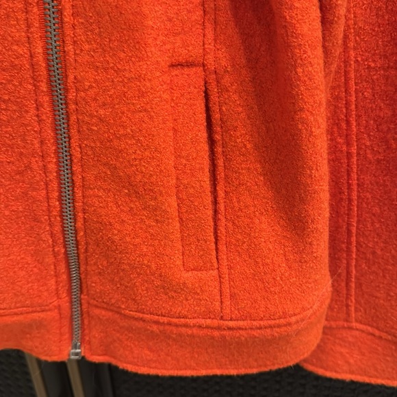 TAHARI. Orange Jacket Size Medium
Brand new - Picture 3 of 5
